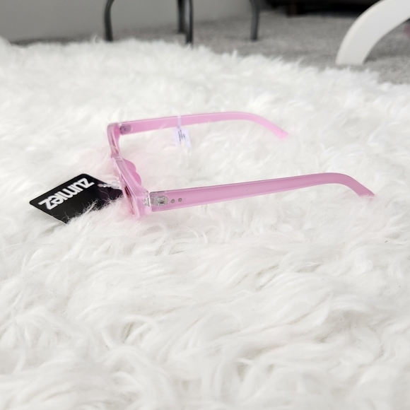 Zumiez Pink Cat Eye Thin Sunglasses. New.These pink Cat Eye thin sunglas… - Picture 3 of 4